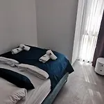 Sea House 4*