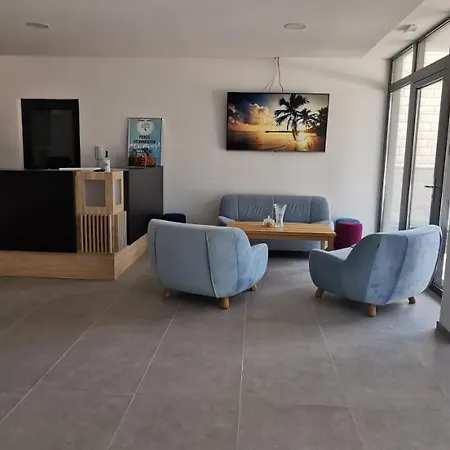 Sea House 4*