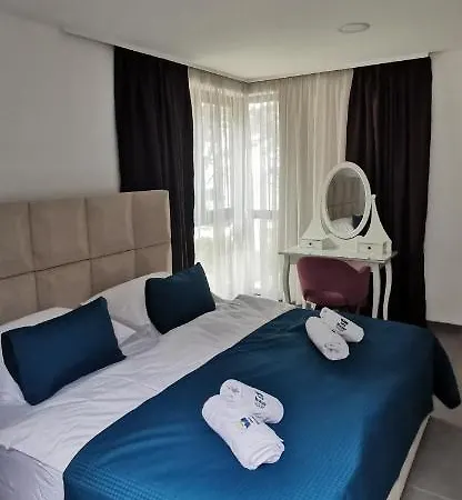 Sea House 4*