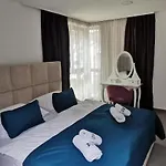 Sea House 4*
