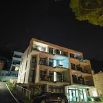 Sea House Brela
