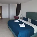Sea House 4* ברלה