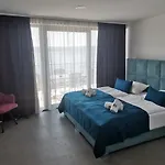 לינה וארוחת בוקר Sea House