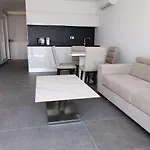Sea House לינה וארוחת בוקר 4*