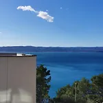 Sea House 4*
