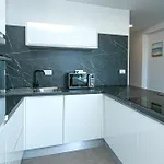 לינה וארוחת בוקר Sea House