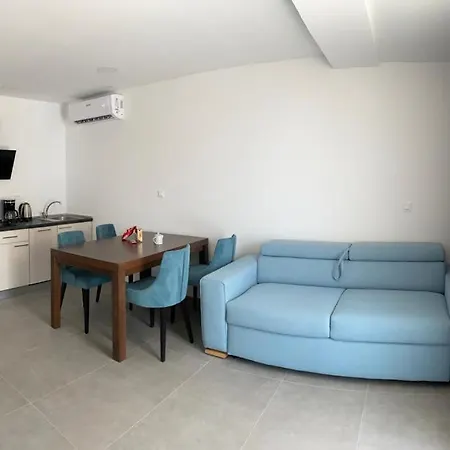 Sea House Nocleg ze śniadaniem 4*