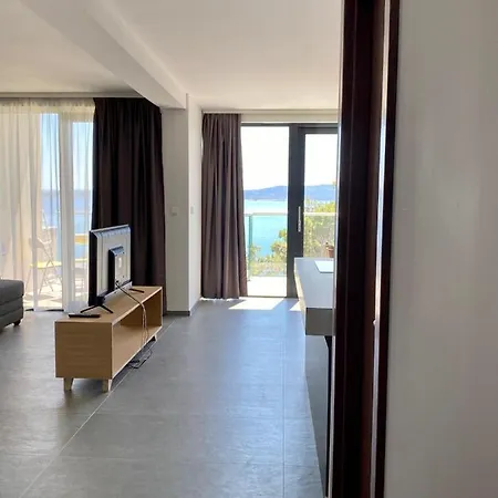 Bed & Breakfast Sea House 4*