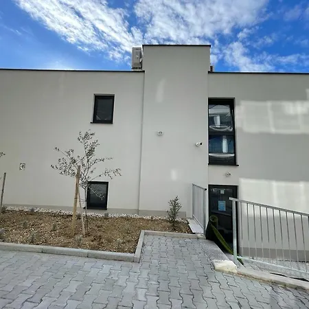 Sea House Nocleg ze śniadaniem 4*