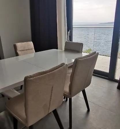 Nocleg ze śniadaniem Sea House 4*
