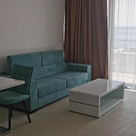 Nocleg ze śniadaniem Sea House 4*