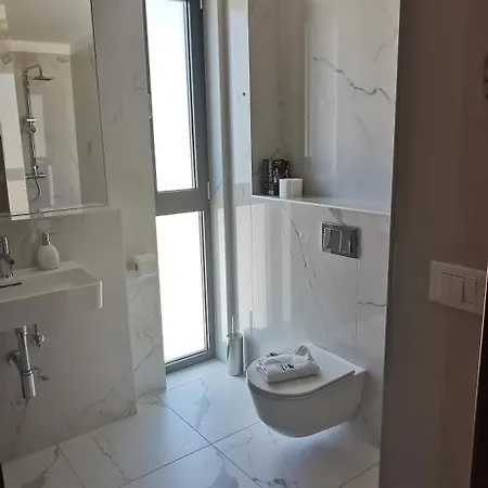Nocleg ze śniadaniem Sea House 4*