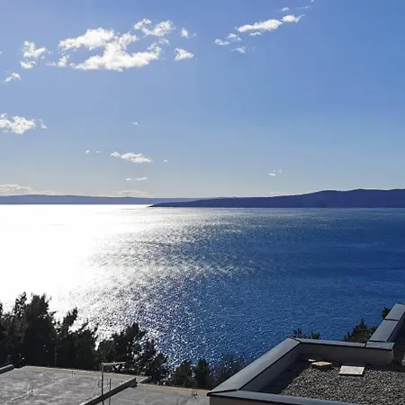 Nocleg ze śniadaniem Sea House 4*