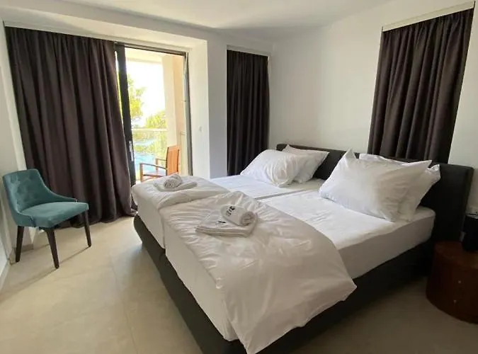 Bed and breakfast Sea House 4*