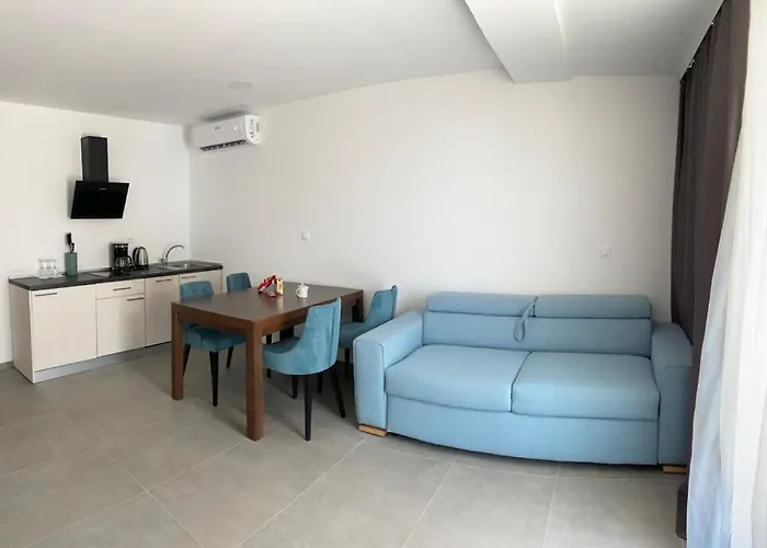 Sea House Bed and breakfast 4*