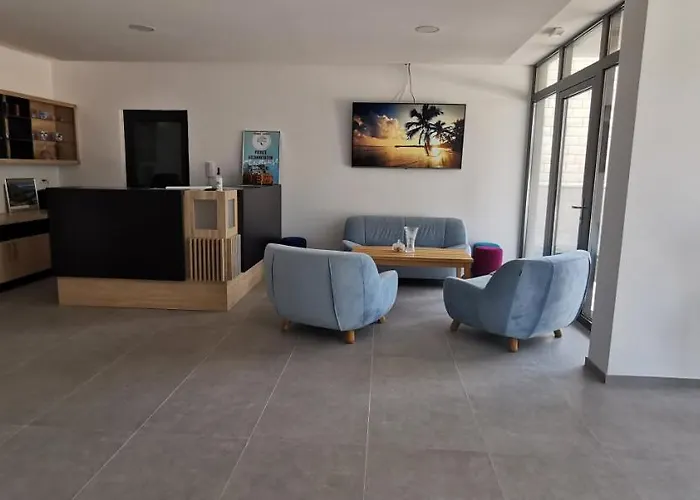 Sea House 4*