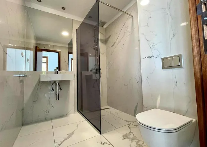 Bed and breakfast Sea House 4*