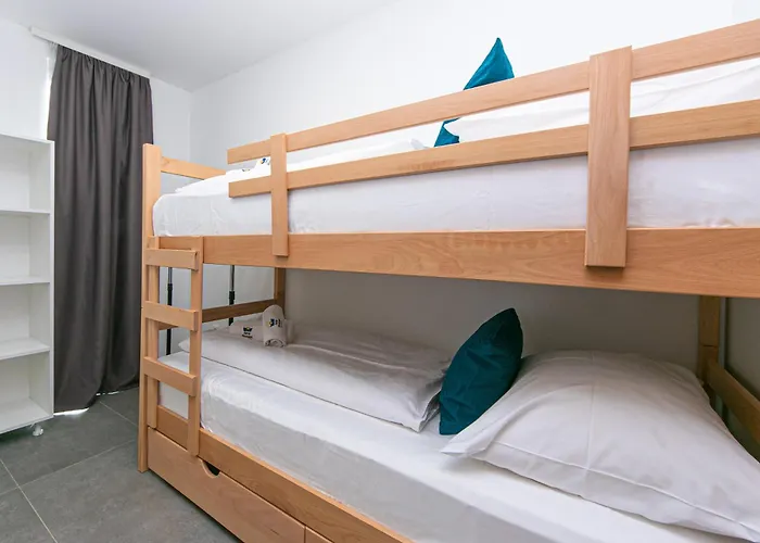 Sea House 4*